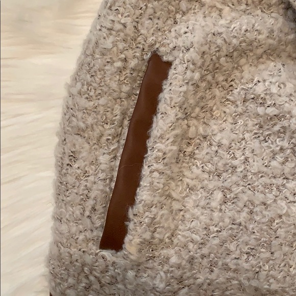 ❌SOLD❌ Love Tree Sherpa Vest size small - Picture 4 of 4